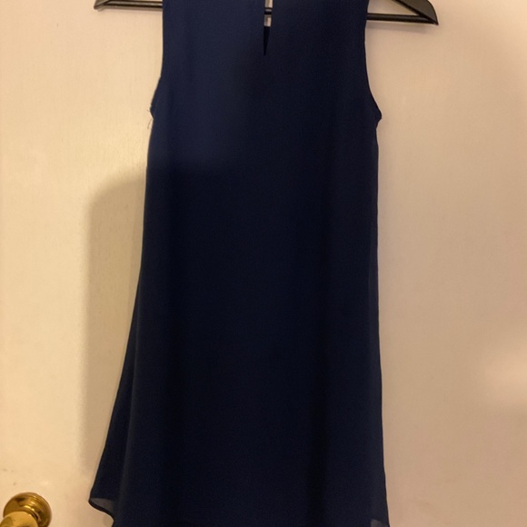 Girls dress - Picture 3 of 3